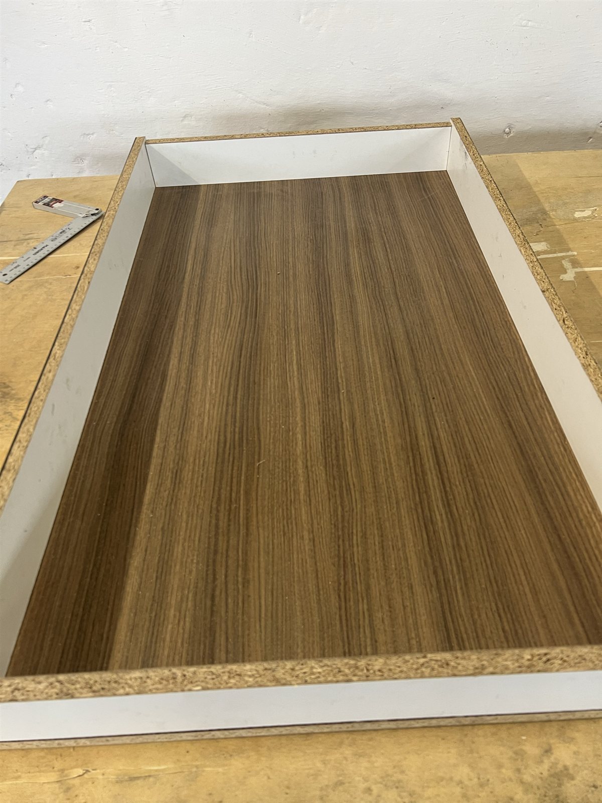 Epoxy asztal – az öntőforma előkészítése